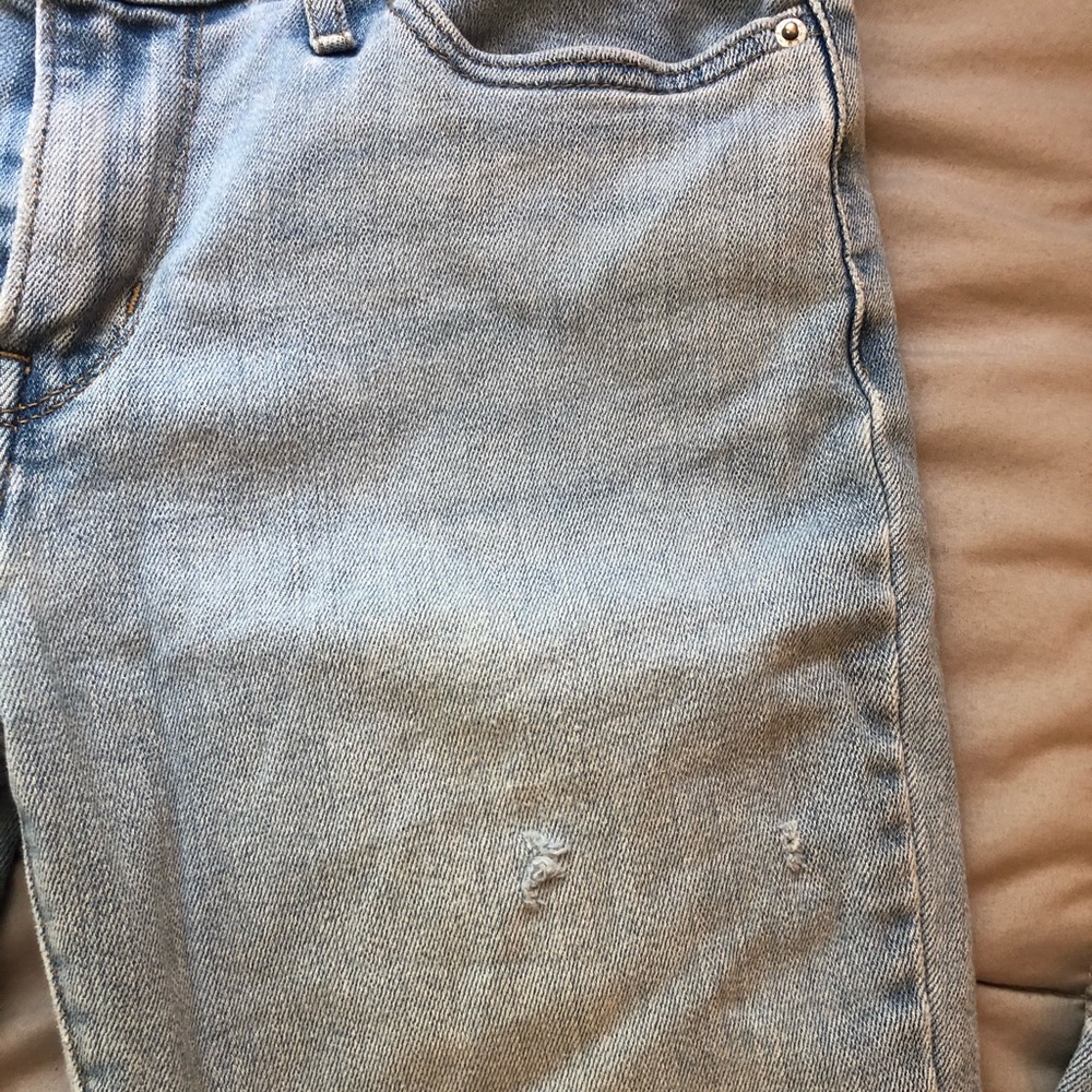 Levis - Picture 3 of 4